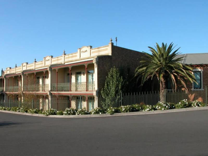 Motel The Terrace At The Settlement Cranbourne Esterno foto